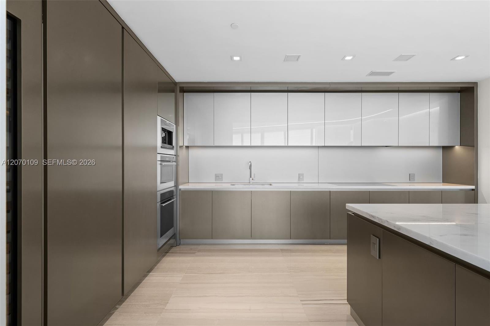 18975 Collins Avenue 600 — photo 8