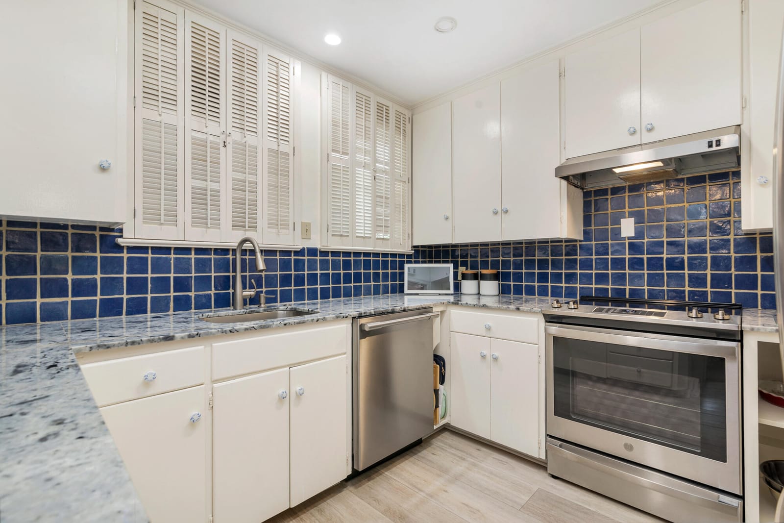1161 N OCEAN Way — photo 8