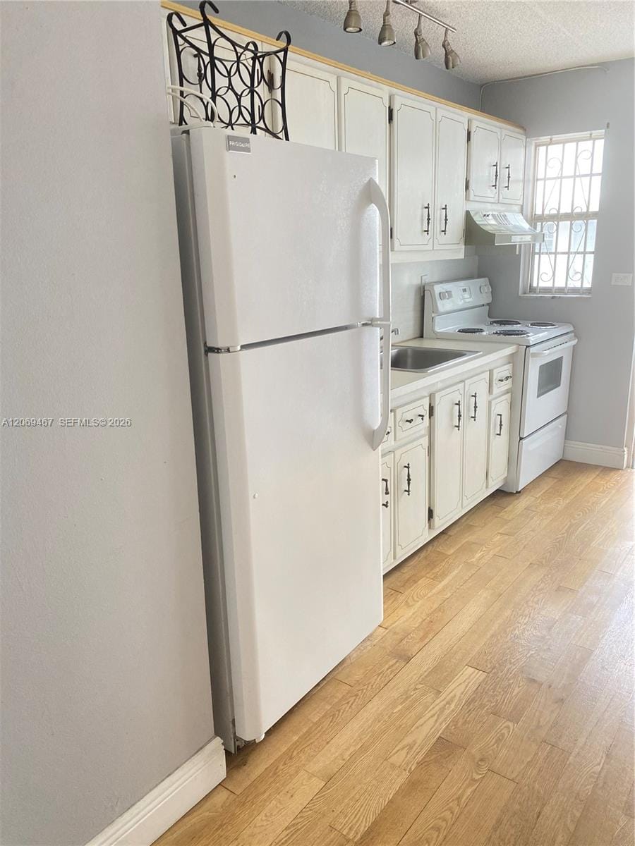 221 Meridian Avenue 305, Miami Beach, FL 33139 photo 9