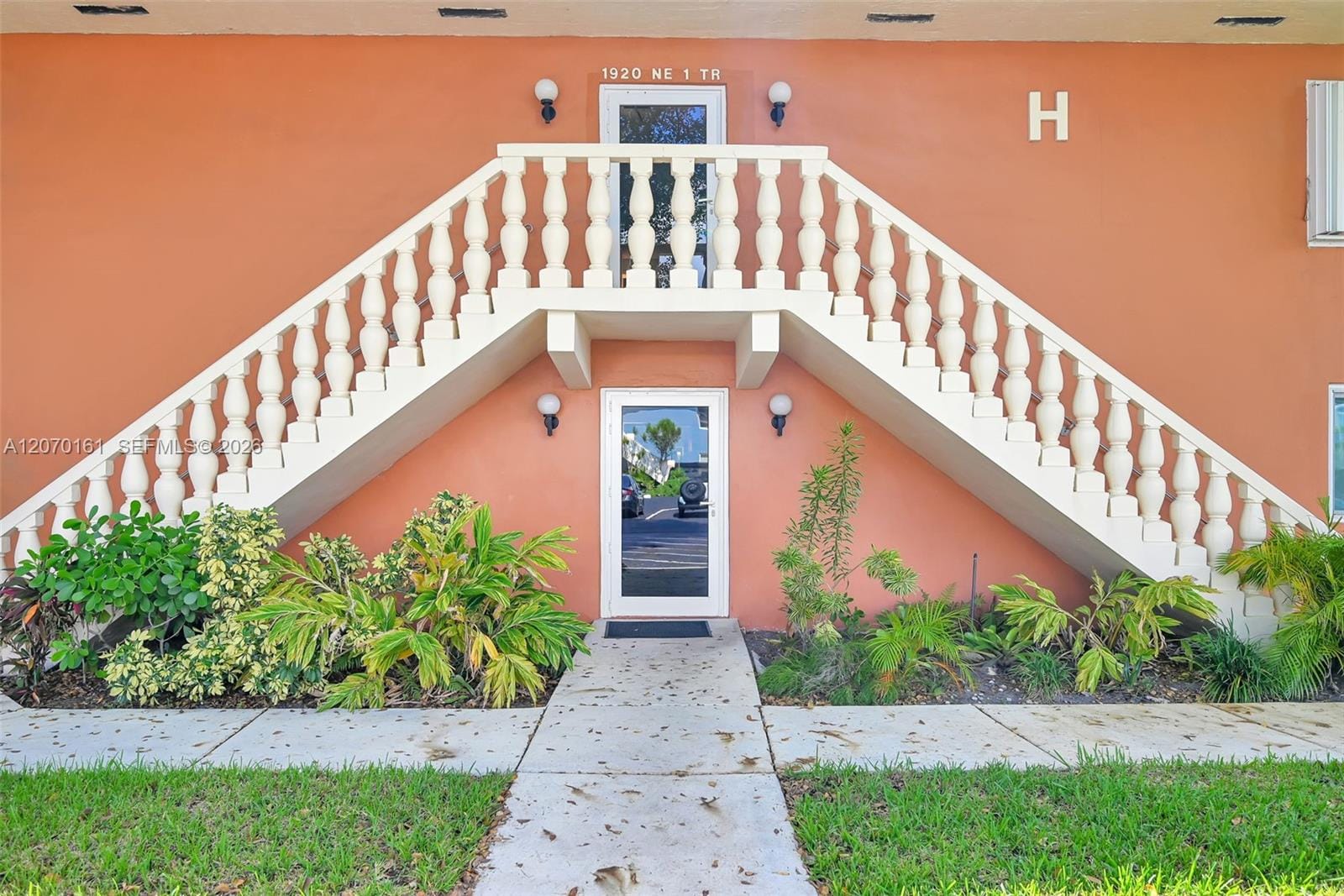 1920 NE 1st Terrace 109H, Wilton Manors, FL 33305