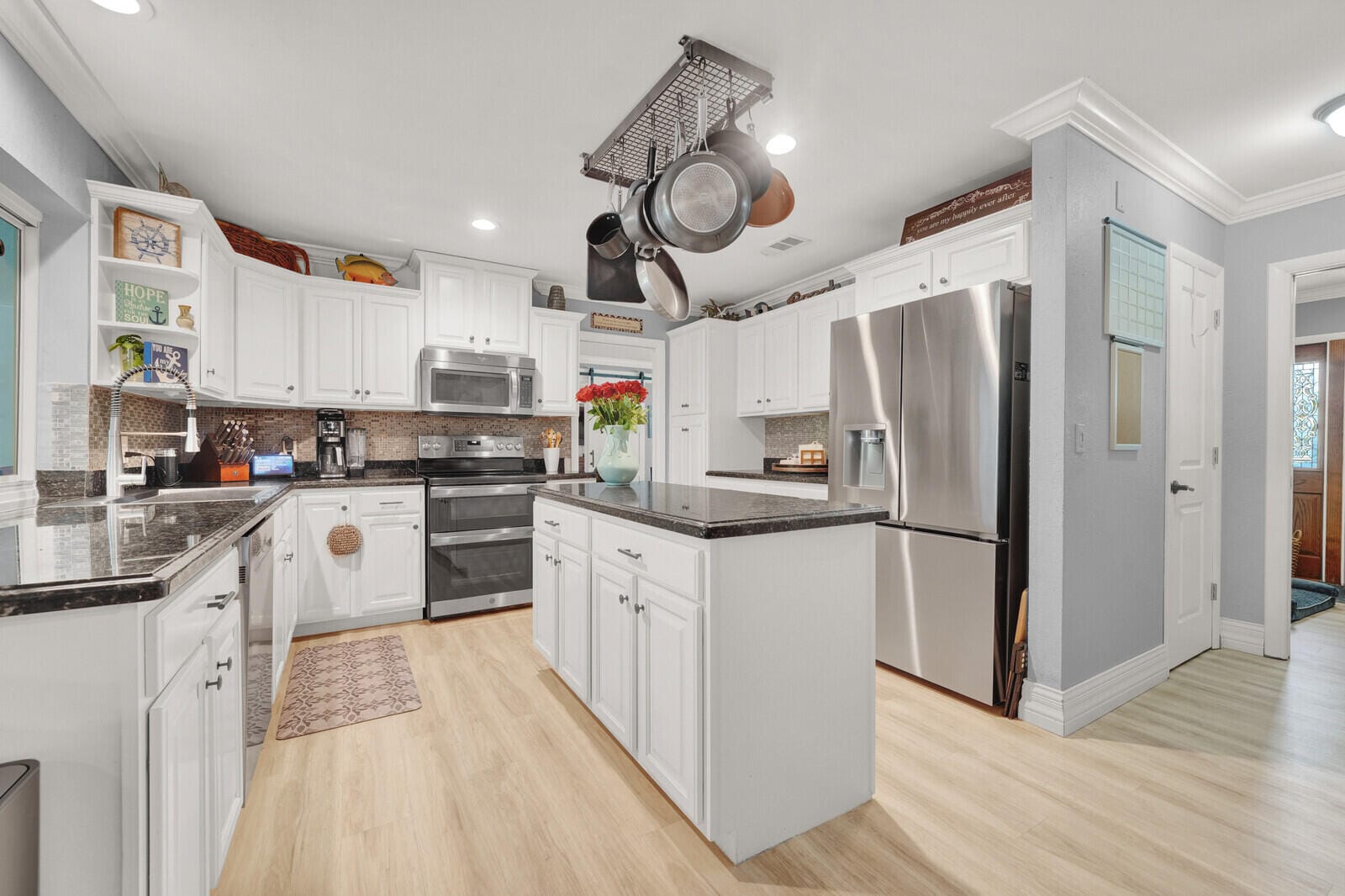 10015 DAISY Avenue — photo 11
