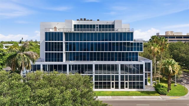 10450 NW 33rd Street, Doral, FL 33172