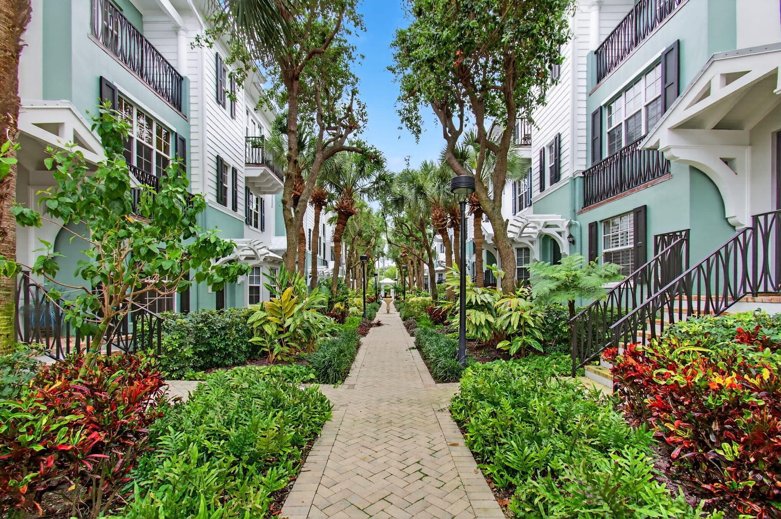 365 W Mallory Circle, Delray Beach, FL 33483