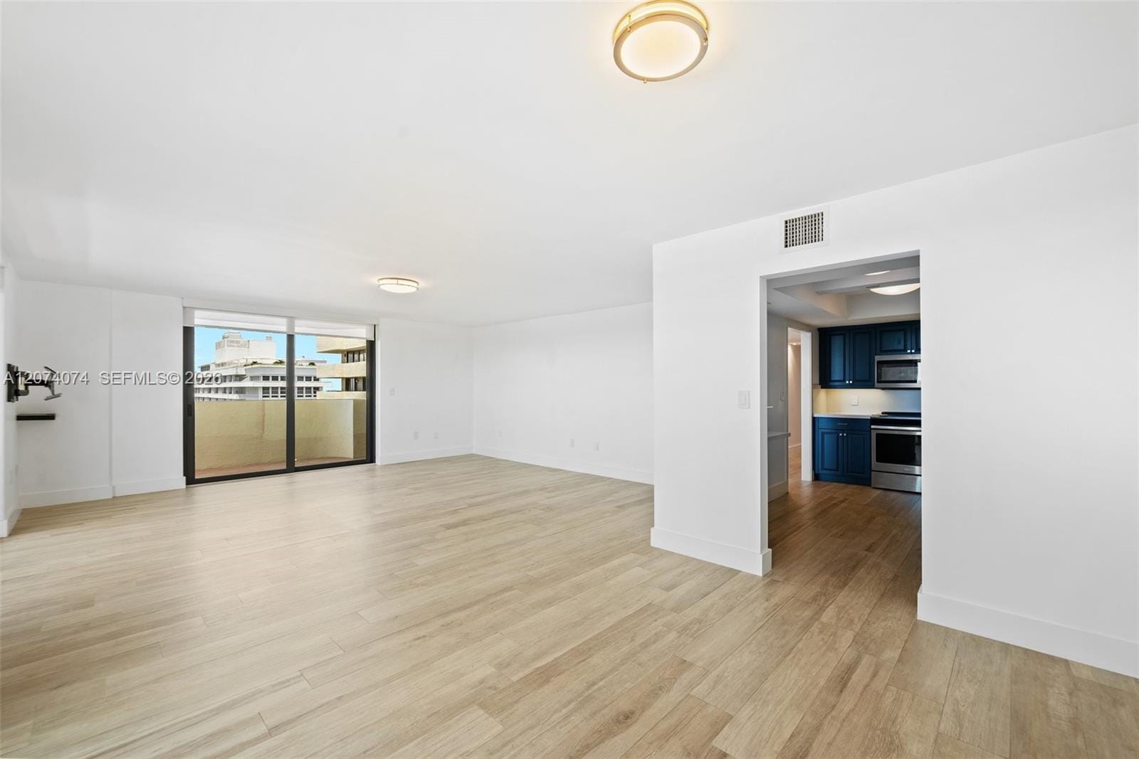 600 Biltmore Way 1214 — photo 11