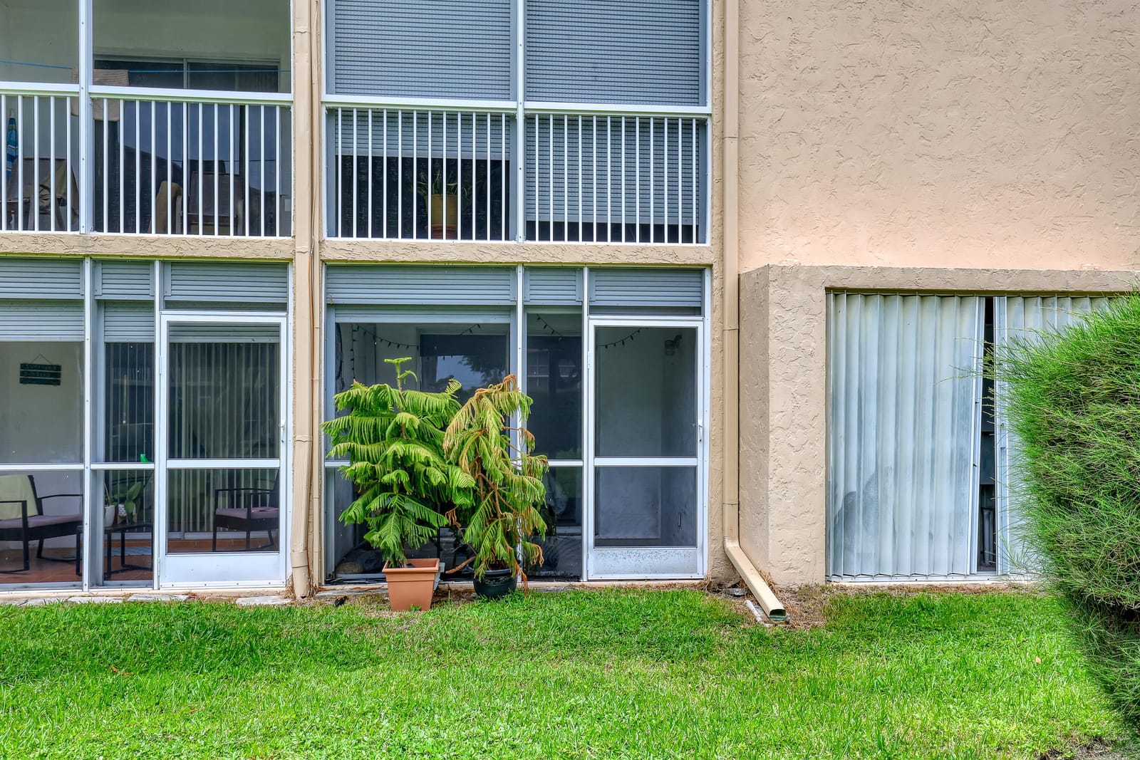 400 VILLAGE GREEN Circle W 117, Palm Springs, FL 33461 photo 14
