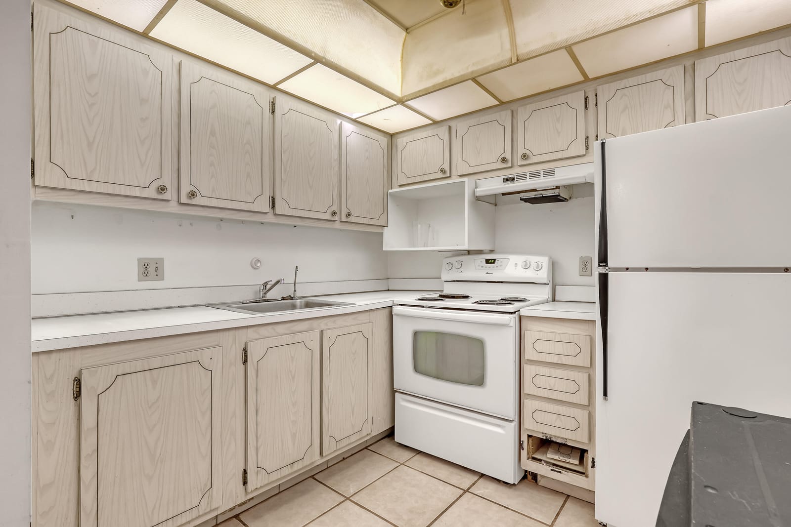 400 VILLAGE GREEN Circle W 117 — photo 7