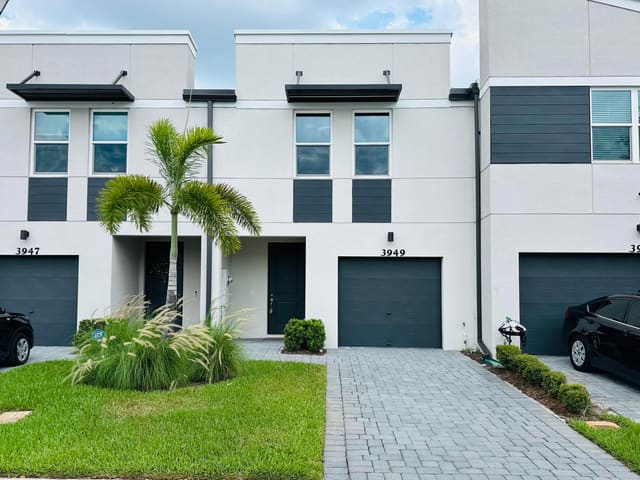 3949 SE Mentmore Lane, Stuart, FL 34997