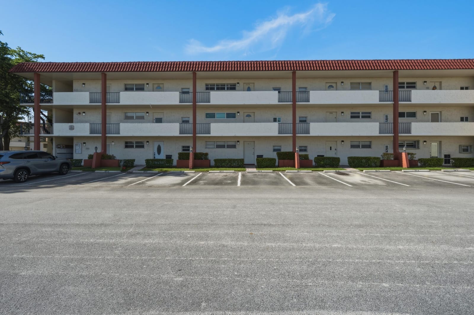 9420 S HOLLYBROOK LAKE Drive 304, Pembroke Pines, FL 33025 photo 21