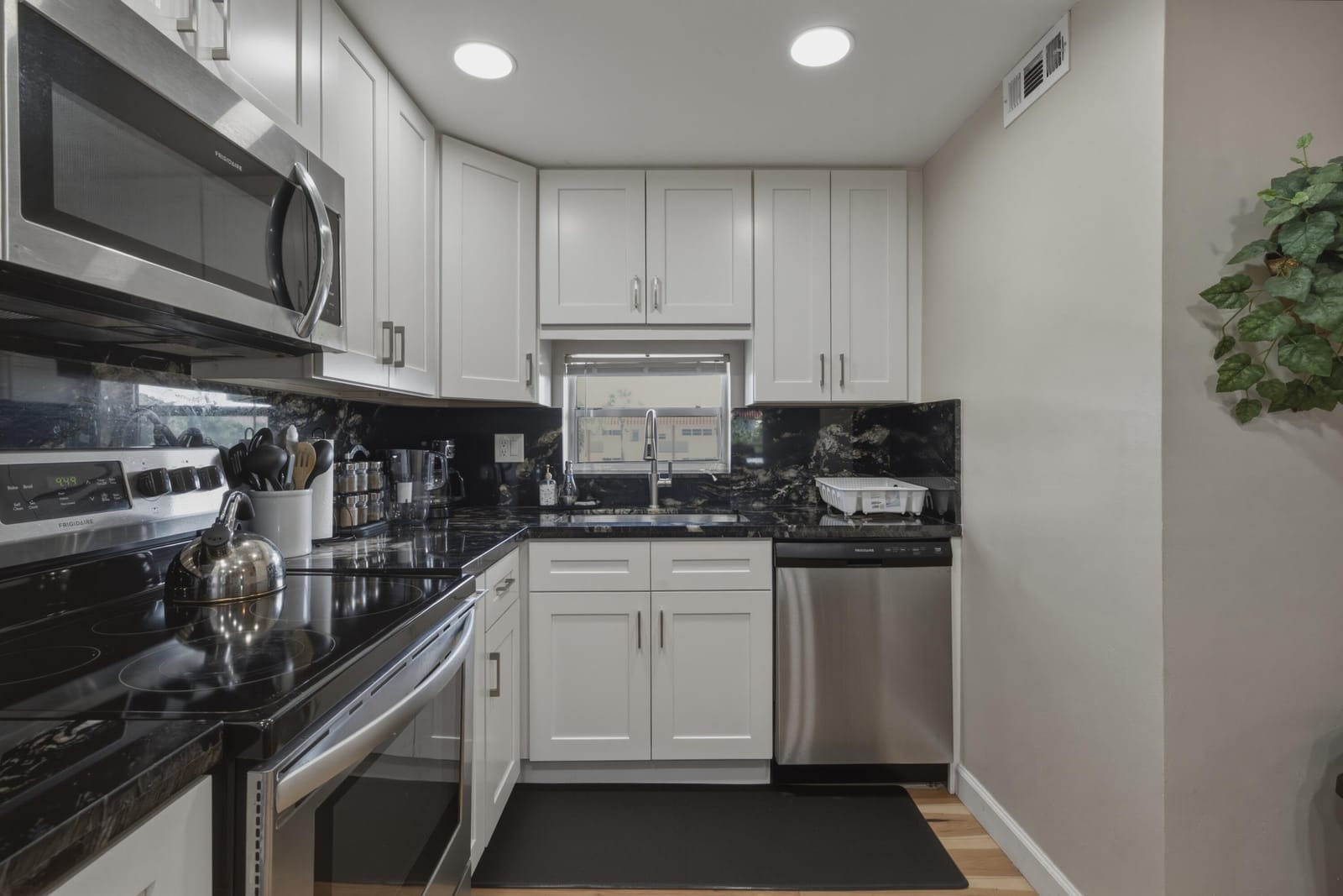 9420 S HOLLYBROOK LAKE Drive 304 — photo 9
