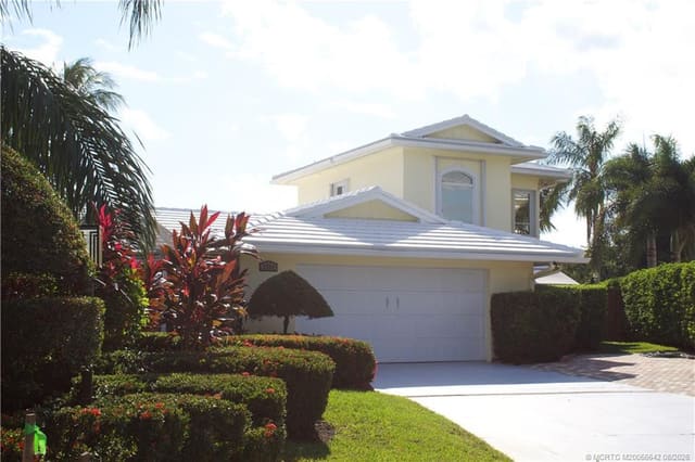 2744 NW Howard Creek Lane, Stuart, FL 34994