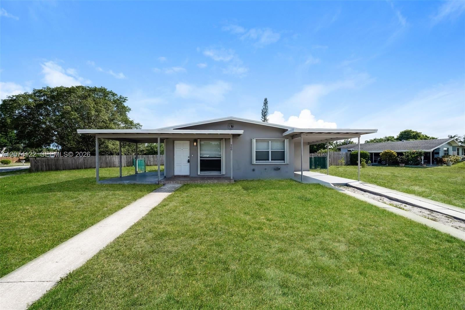 900 W Bloxham Street, Lantana, FL 33462