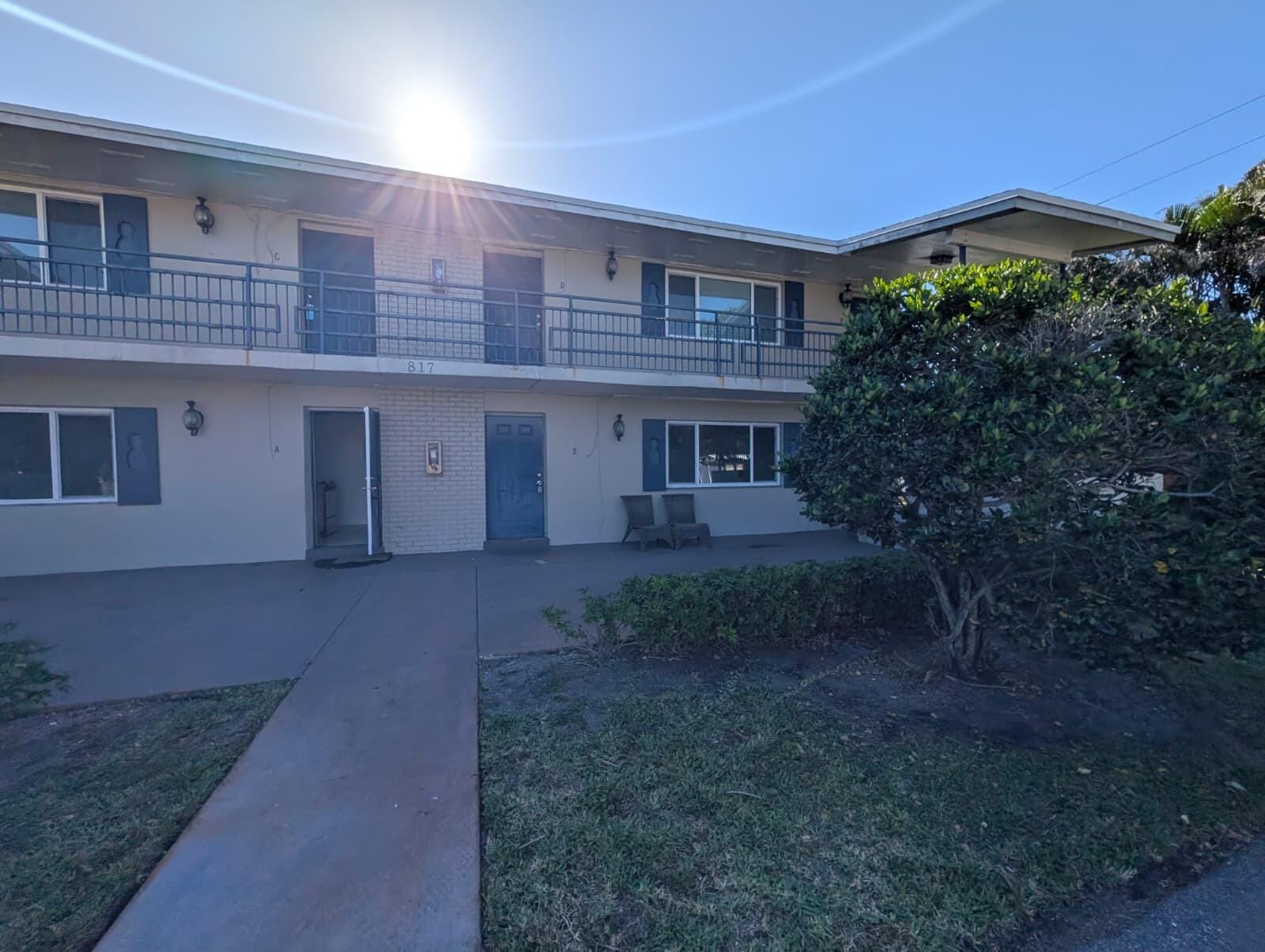 817 LIGHTHOUSE Drive B, North Palm Beach, FL 33408