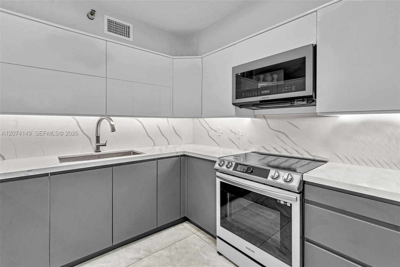 3530 Mystic Pointe Drive 411, Aventura, FL 33180 photo 11