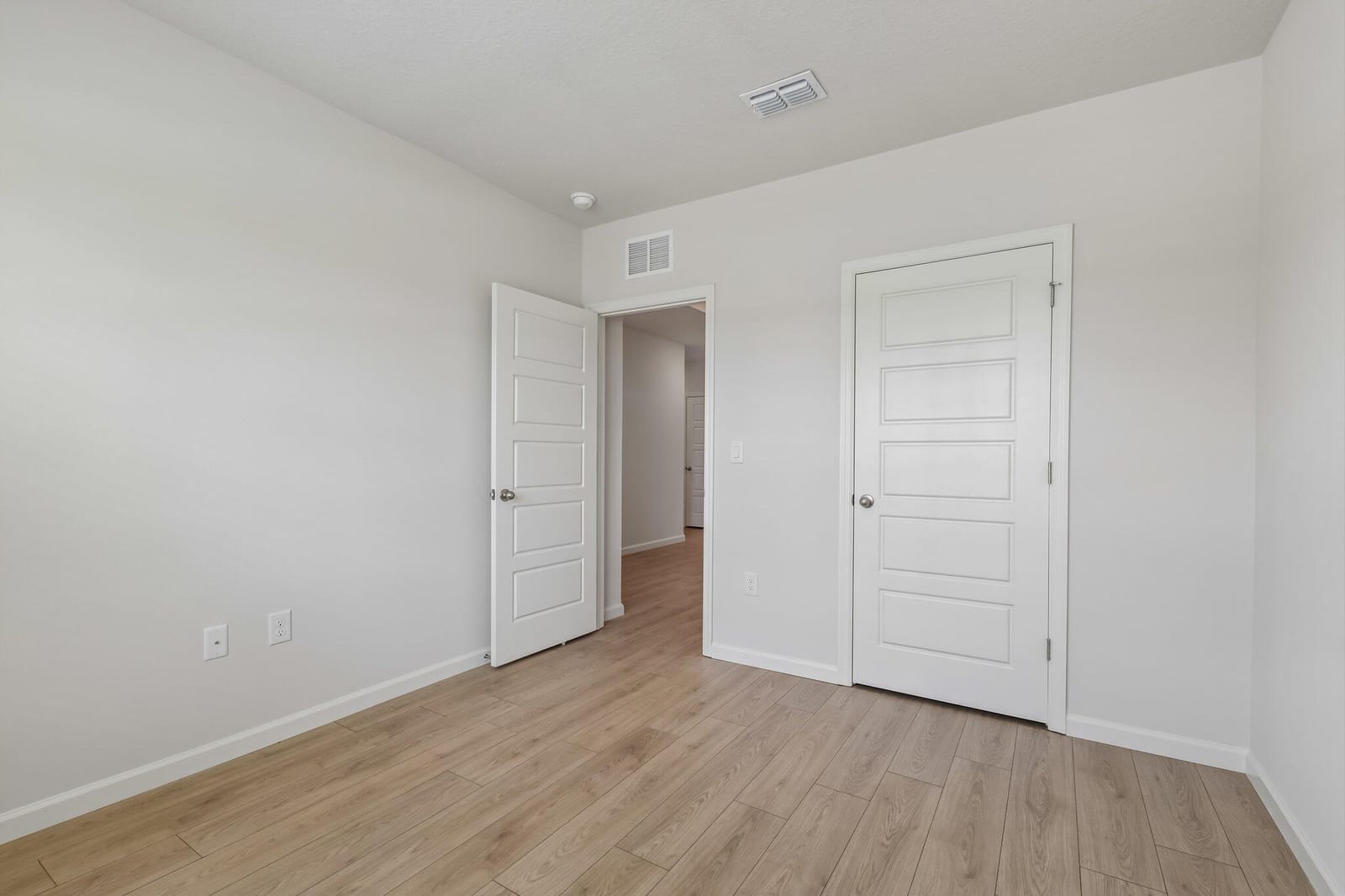 681 SE DELANCEY Lane — photo 11