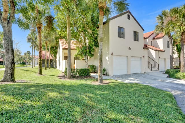 12 VIA DE CASAS SUR 101, Boynton Beach, FL 33426