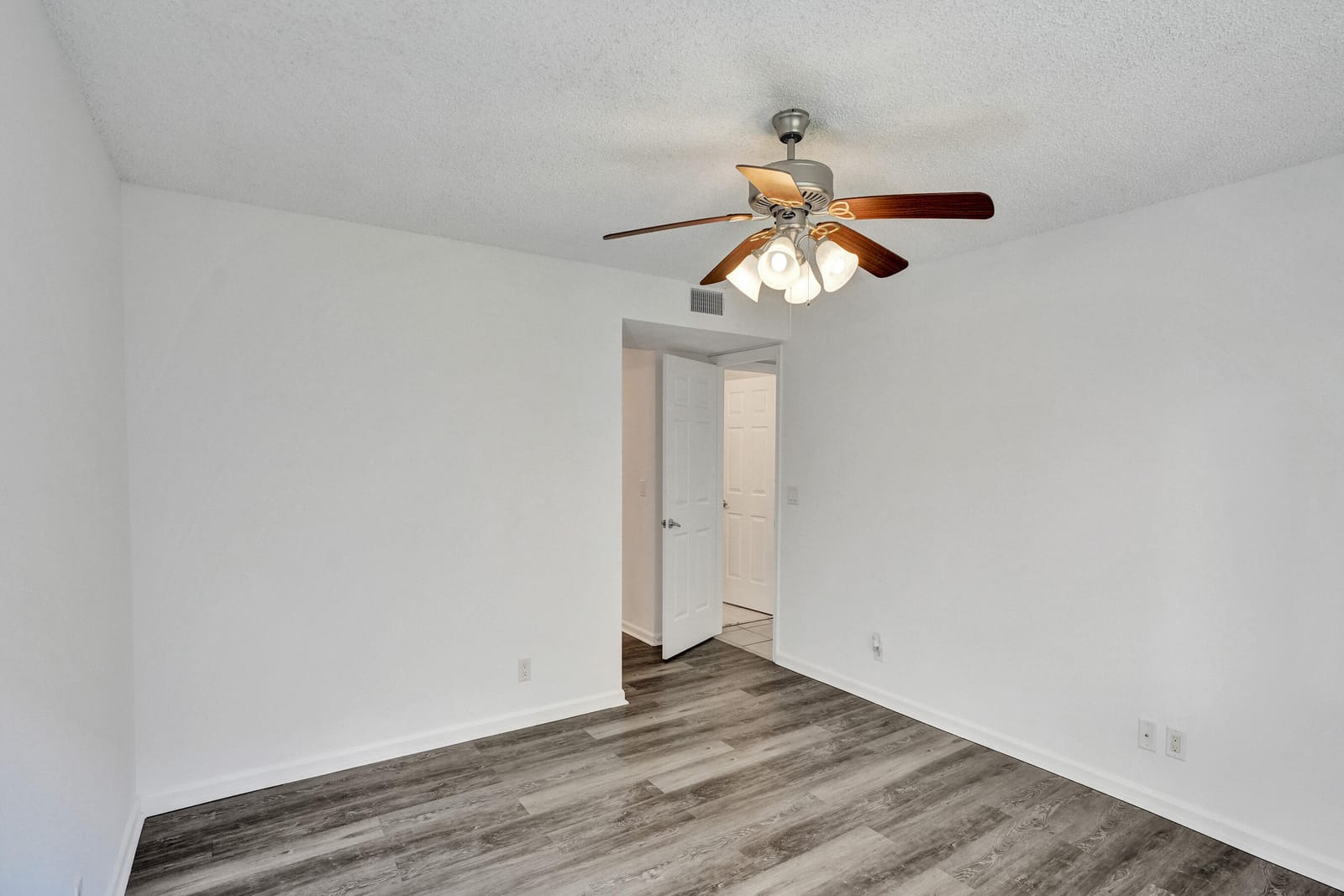 12 VIA DE CASAS SUR 101 — photo 7
