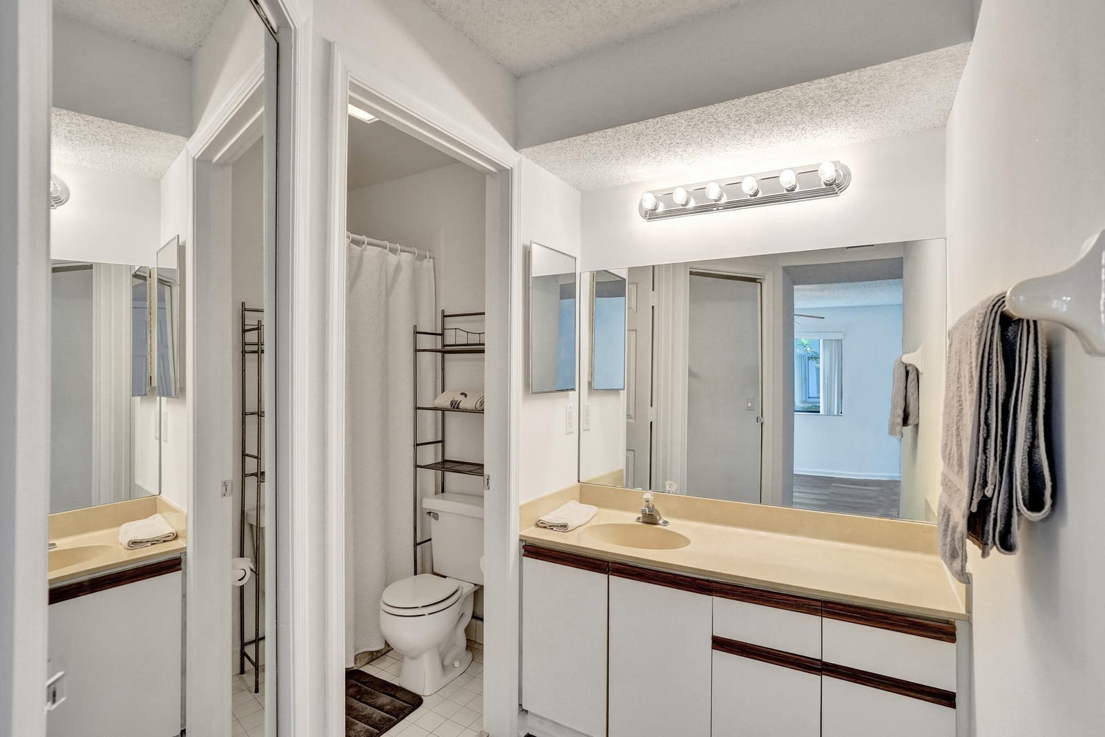 12 VIA DE CASAS SUR 101 — photo 10