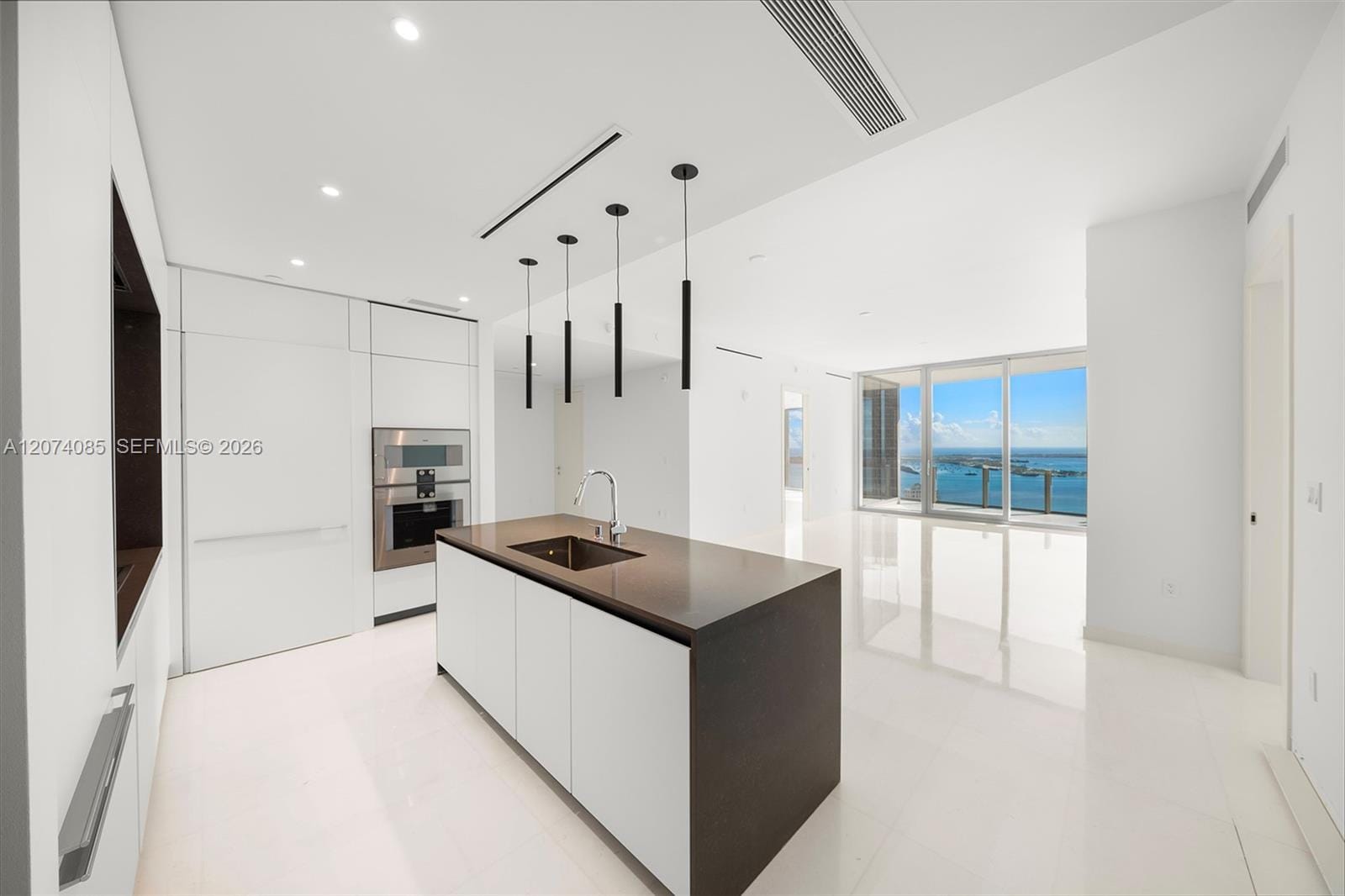 300 Biscayne Blvd Way 4605, Miami, FL 33131 photo 3