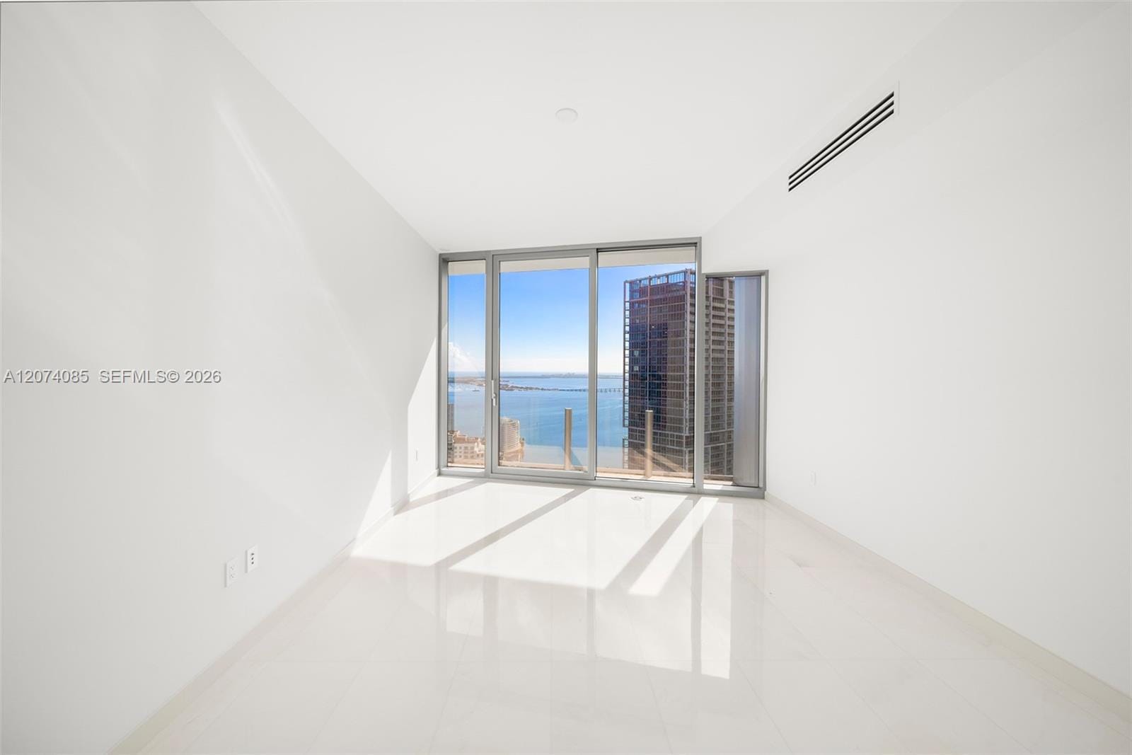 300 Biscayne Blvd Way 4605, Miami, FL 33131 photo 8