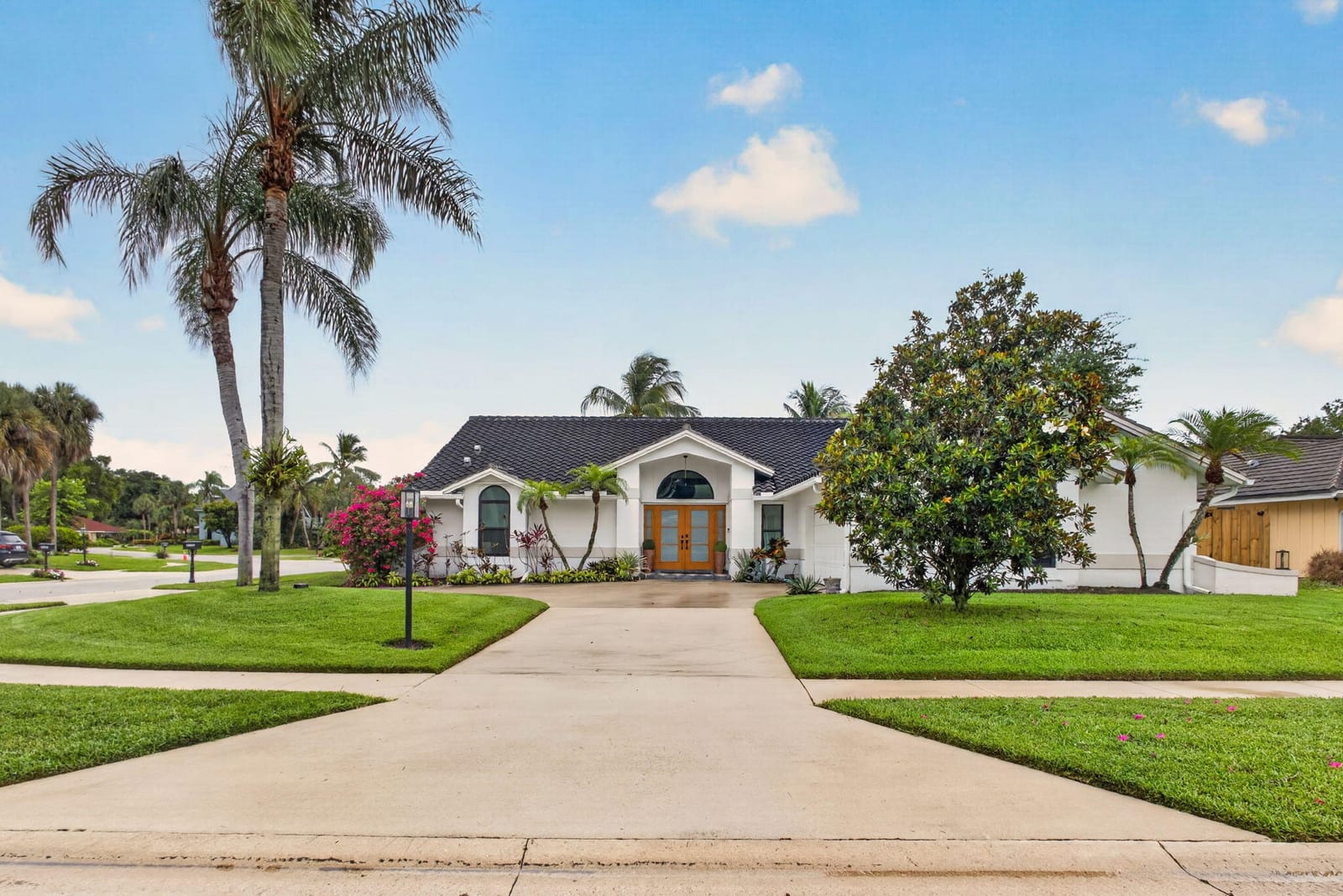 12897 LA ROCHELLE Circle