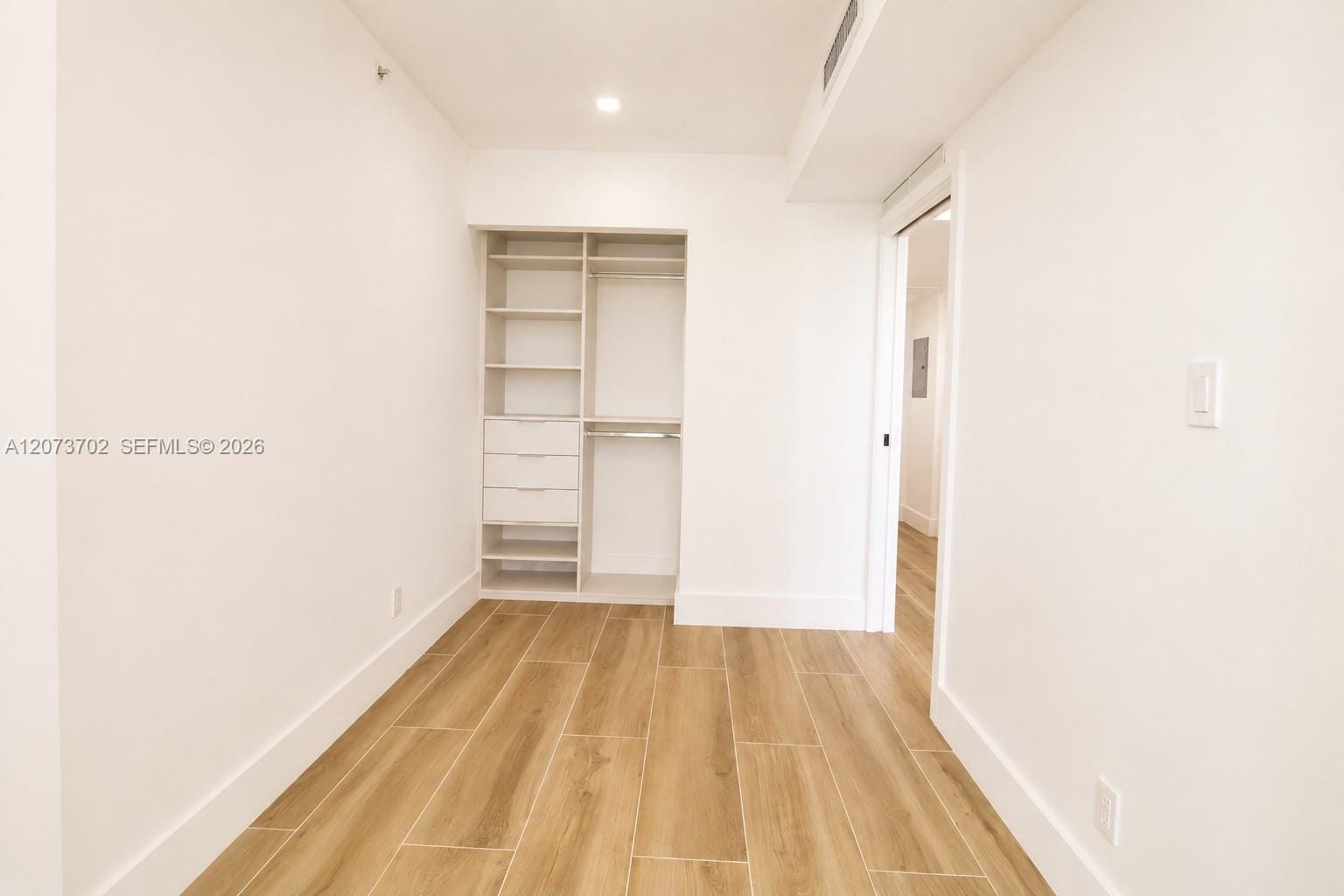 5601 Collins Avenue 1009 — photo 5