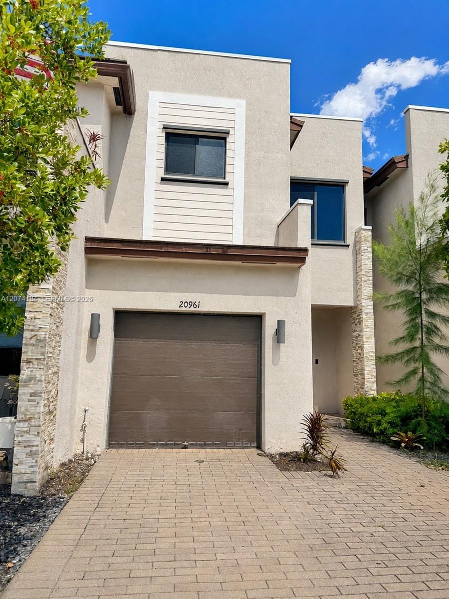 20961 NE 2nd Place 20961, Miami, FL 33179