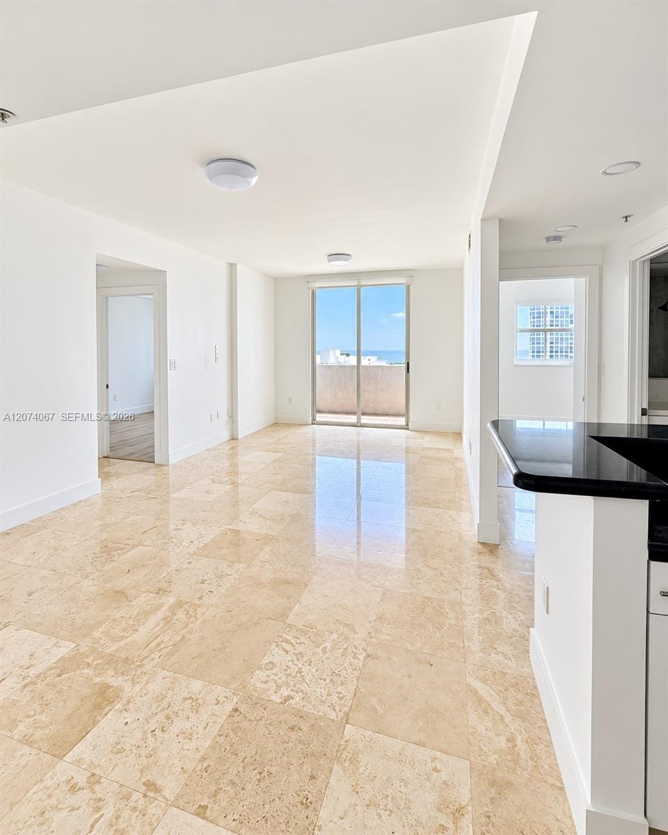 185 SE 14th Terrace 2206 — photo 3