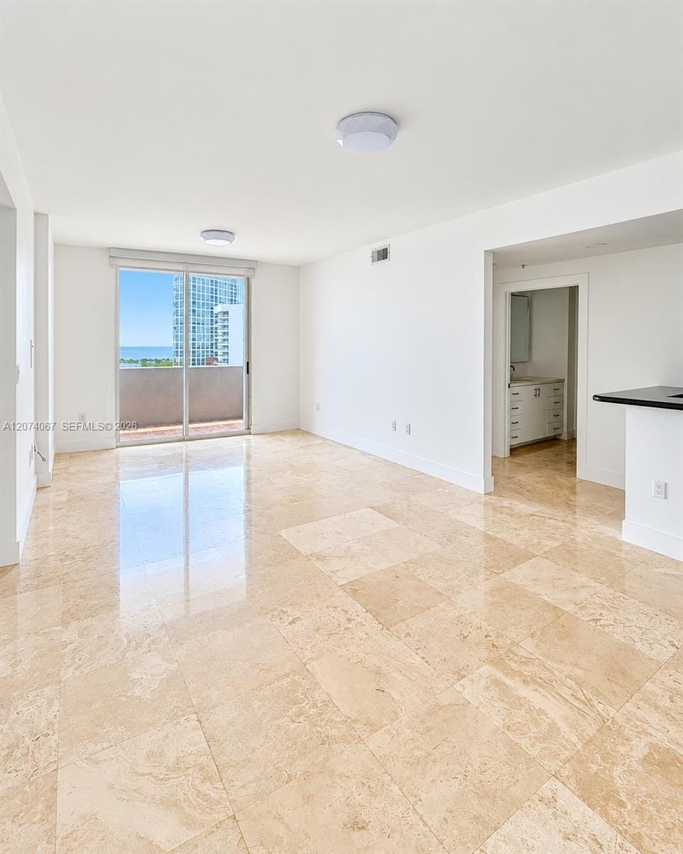 185 SE 14th Terrace 2206 — photo 4