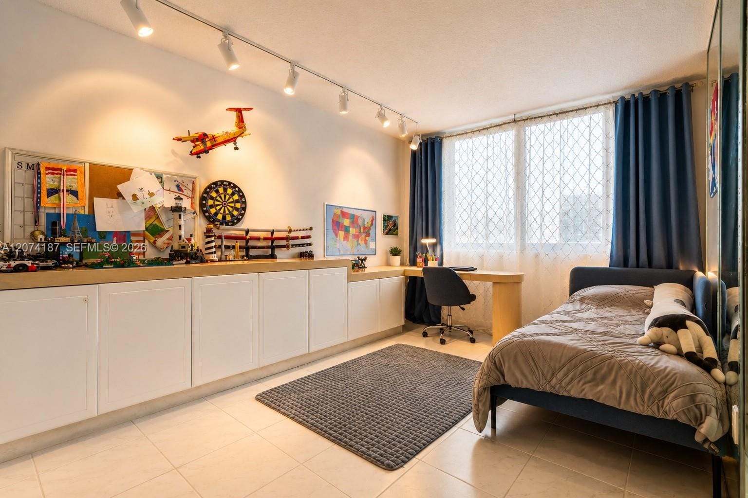 300 Bayview Drive 807 — photo 10