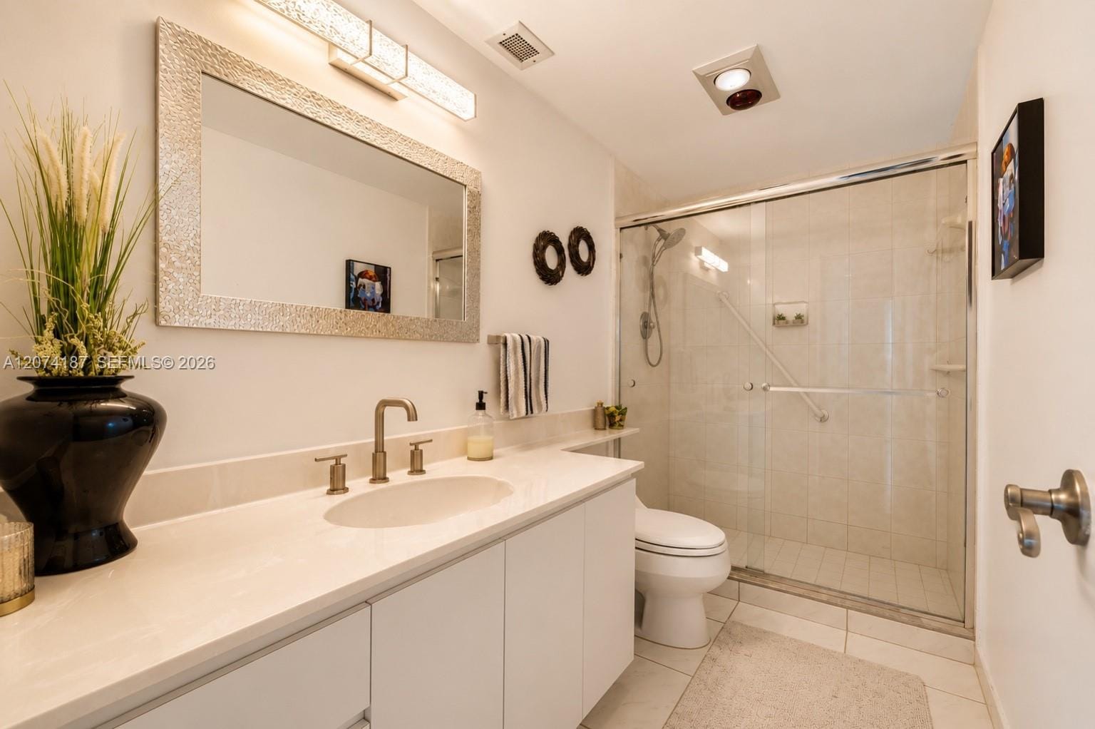 300 Bayview Drive 807, Sunny Isles Beach, FL 33160 photo 13