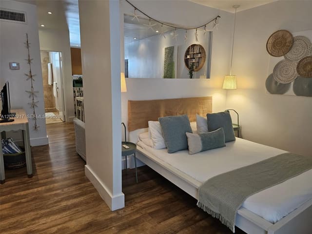 751 Collins Avenue 3, Miami Beach, FL 33139