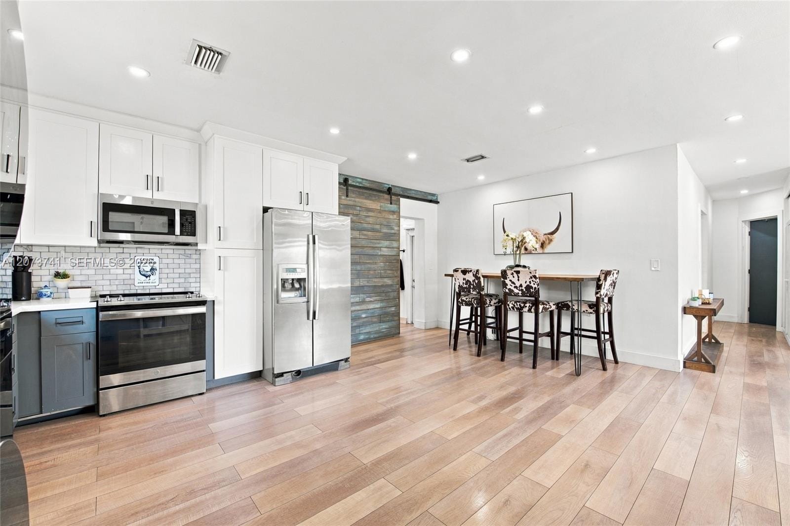 681 W 55th Place — photo 8