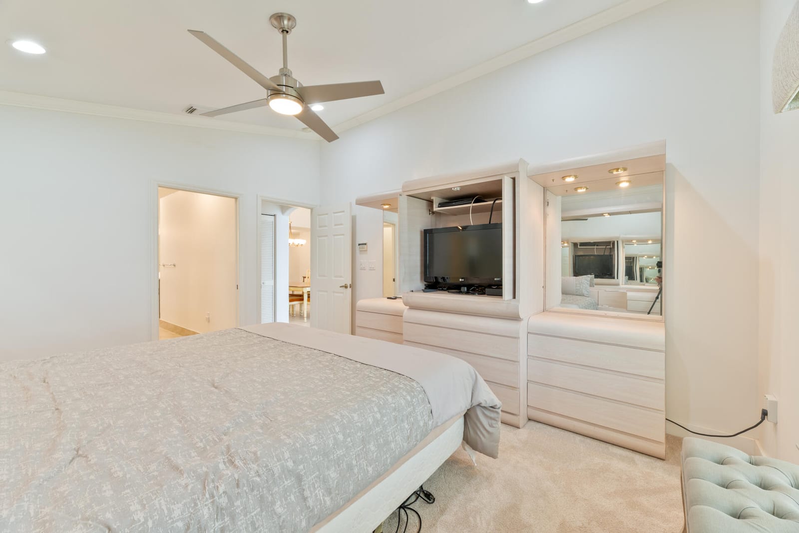 19200 NW 24TH Court, Pembroke Pines, FL 33029 photo 15