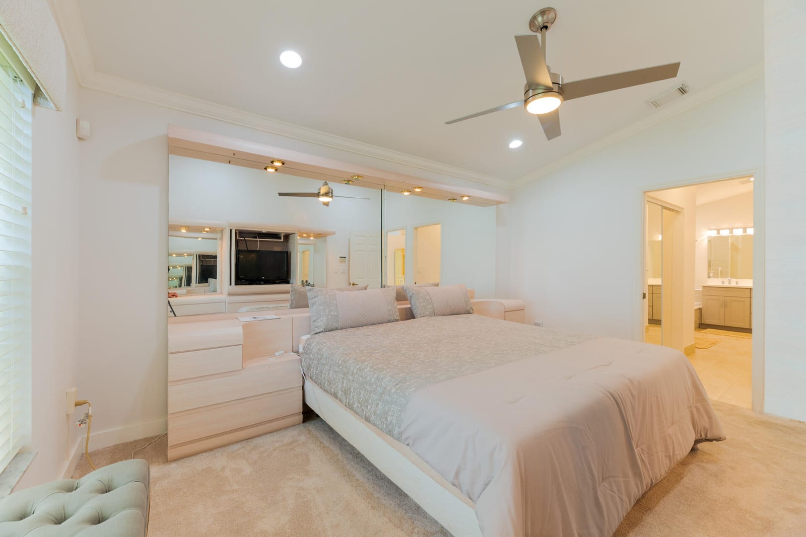 19200 NW 24TH Court, Pembroke Pines, FL 33029 photo 16