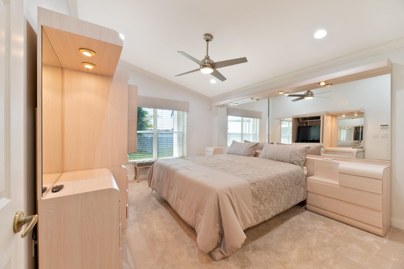 19200 NW 24TH Court, Pembroke Pines, FL 33029 photo 17