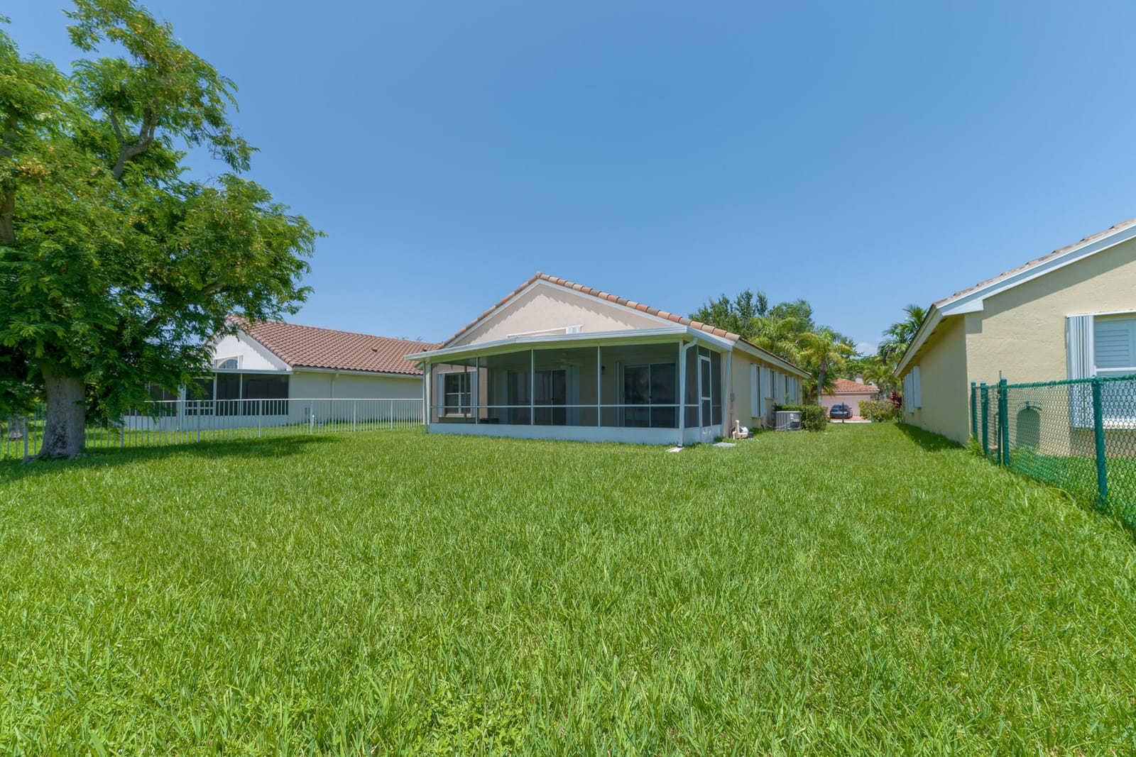 19200 NW 24TH Court, Pembroke Pines, FL 33029 photo 24