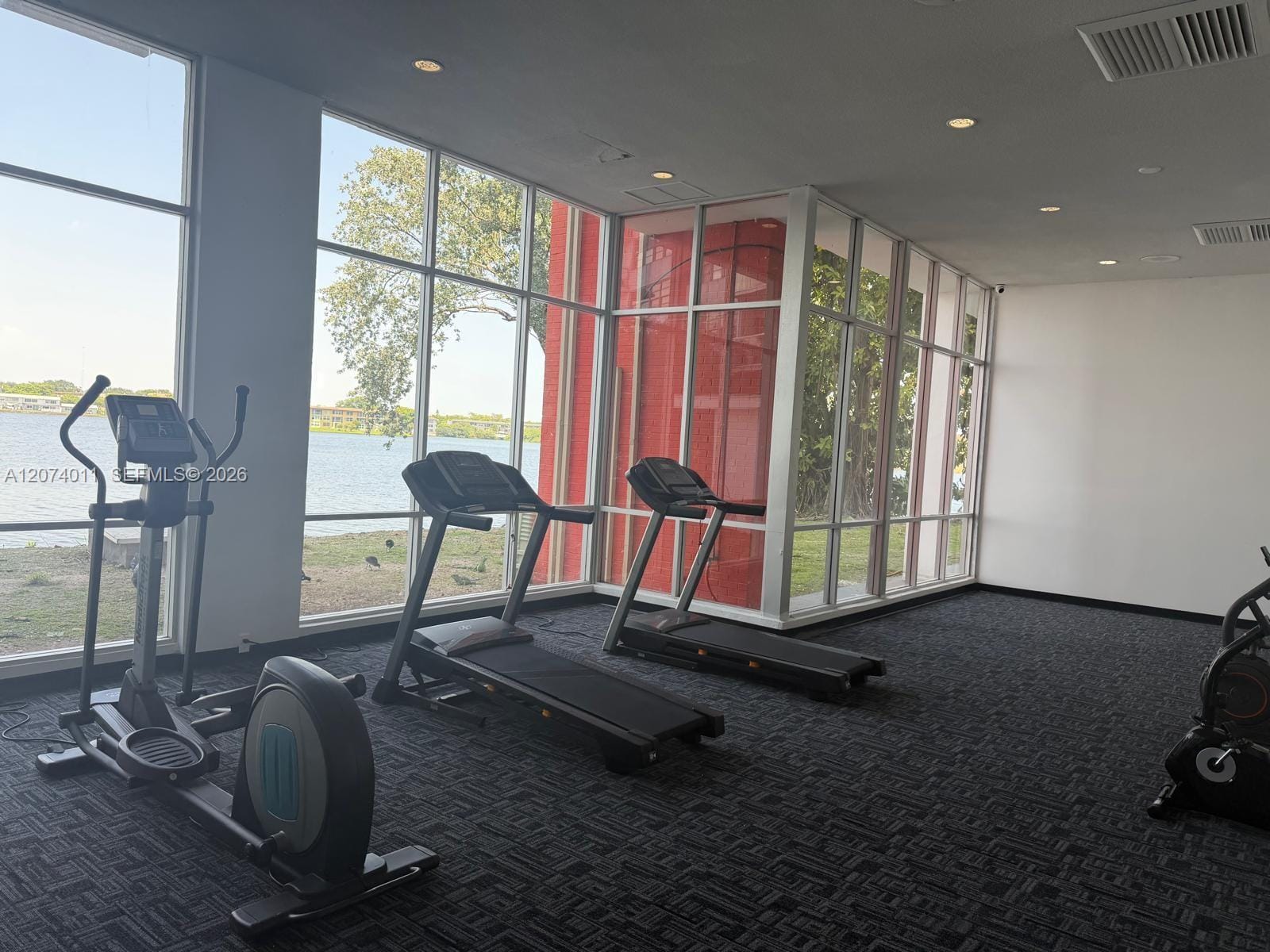 1351 NE Miami Gardens Drive PH3E — photo 3