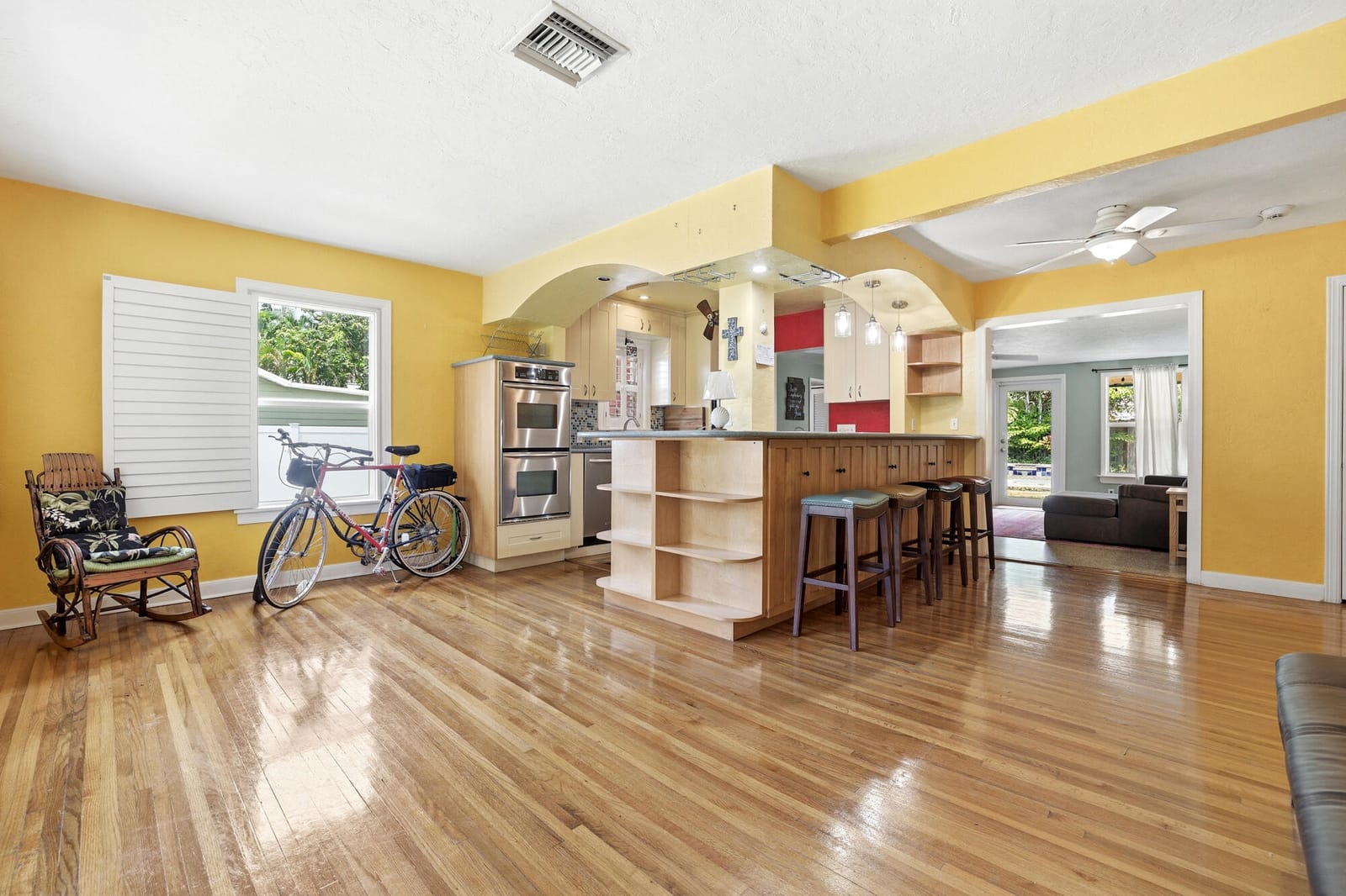 227 S SWINTON Avenue — photo 4