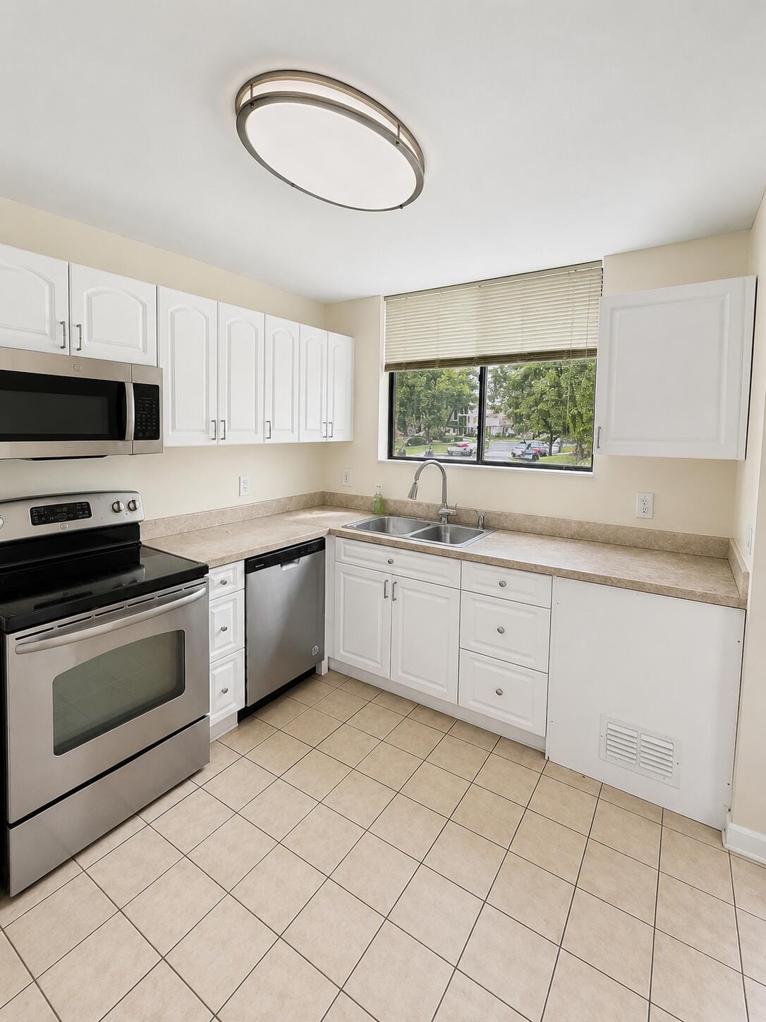 4807 ESEDRA Court — photo 12