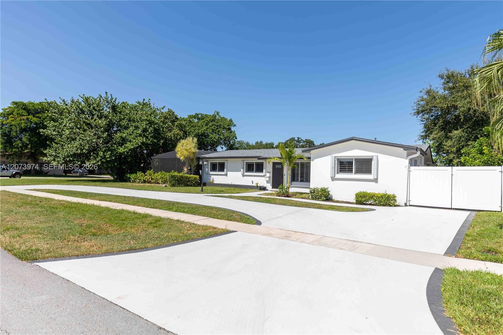 1900 NW 82nd Terrace, Pembroke Pines, FL 33024 photo 2