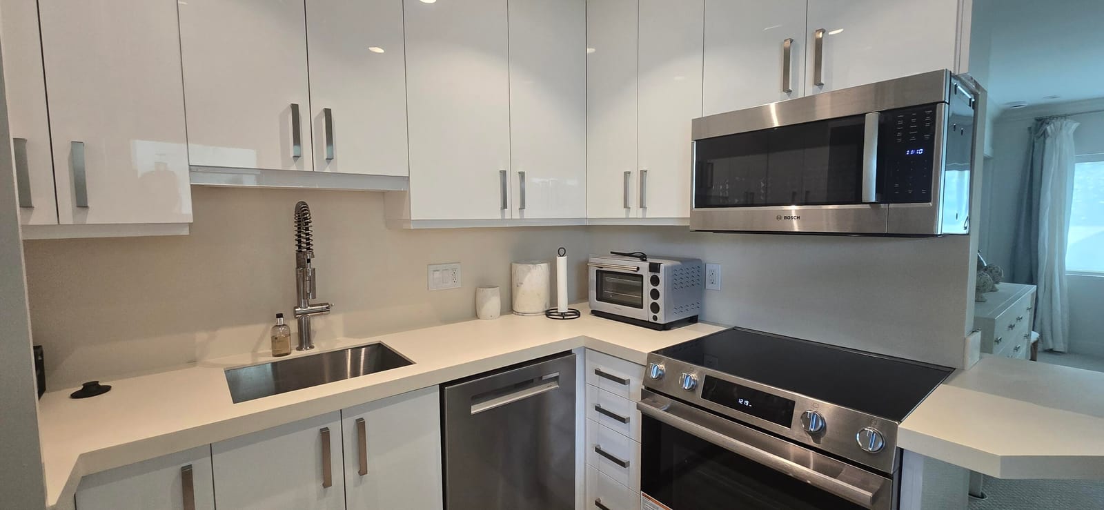 122 PERUVIAN Avenue 0141 — photo 5