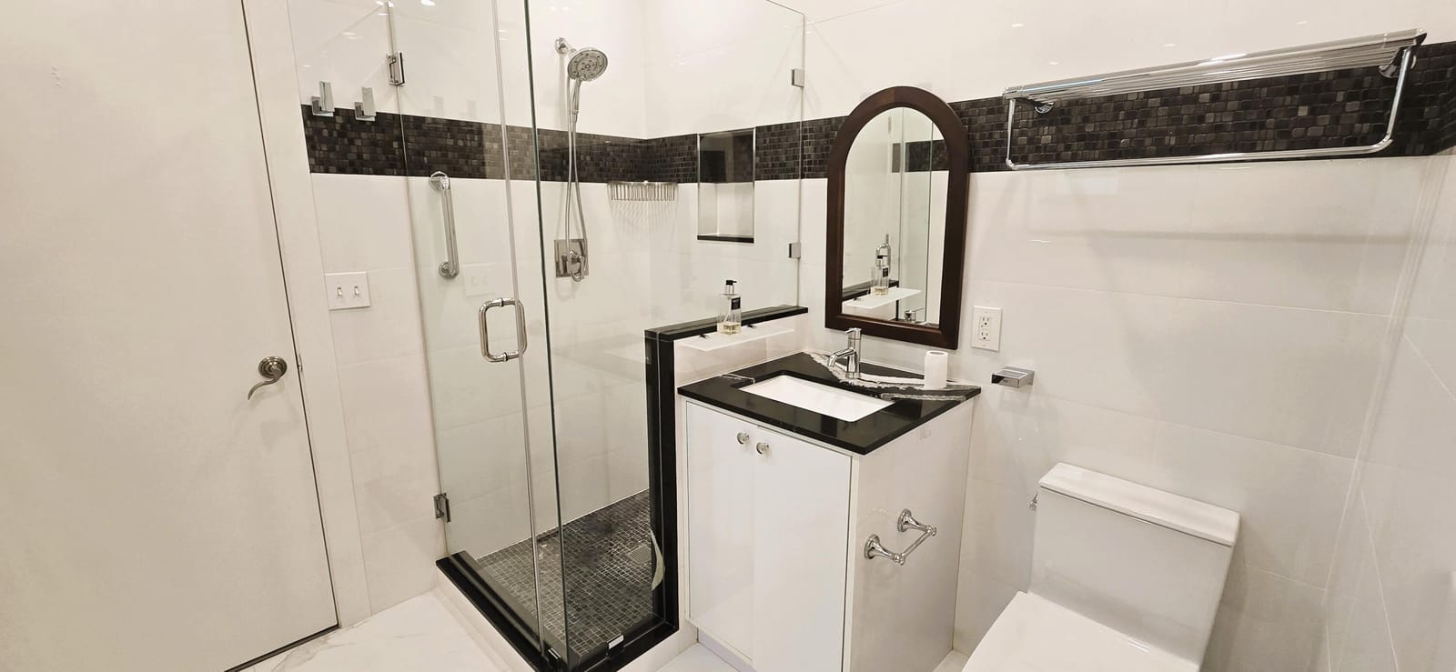122 PERUVIAN Avenue 0141 — photo 10
