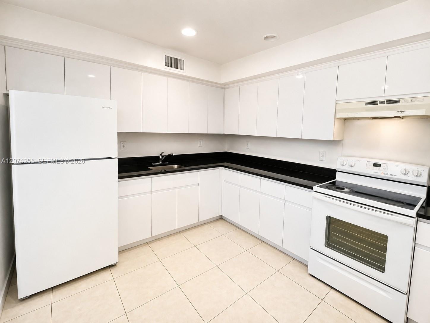 724 NE 4th Street 3, Hallandale Beach, FL 33009