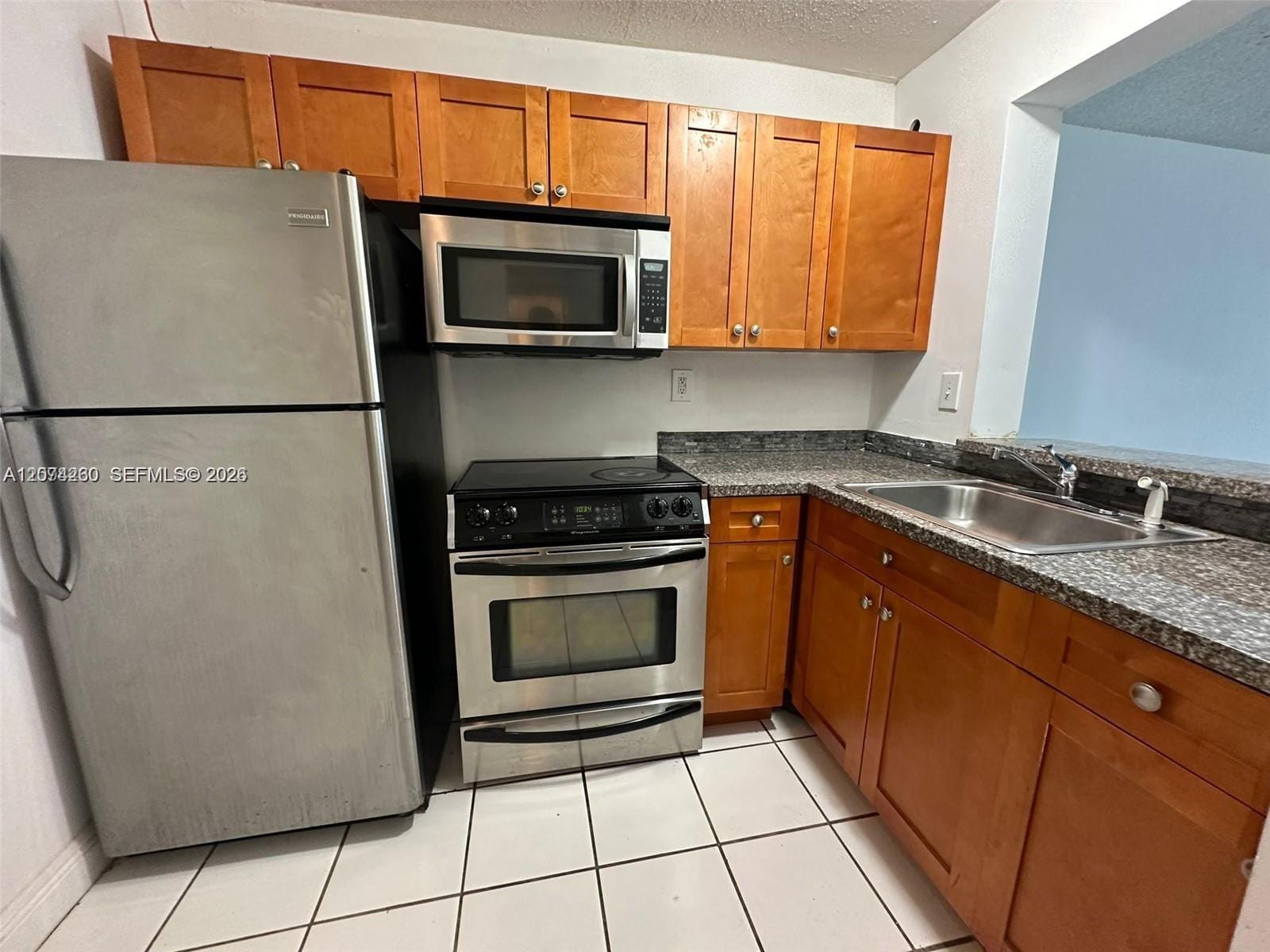 492 NW 165th St Road C-210, Miami, FL 33169 photo 4