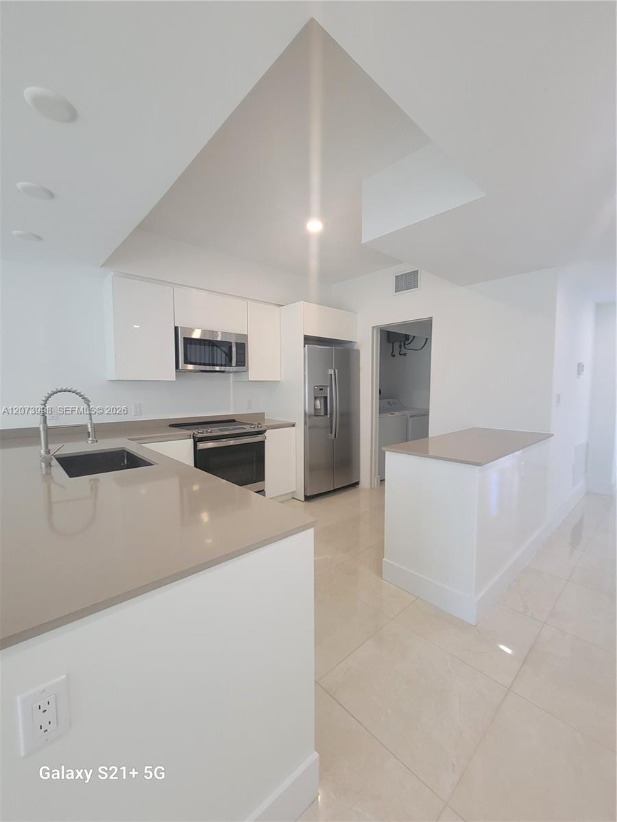 4117 N Oak Place — photo 3