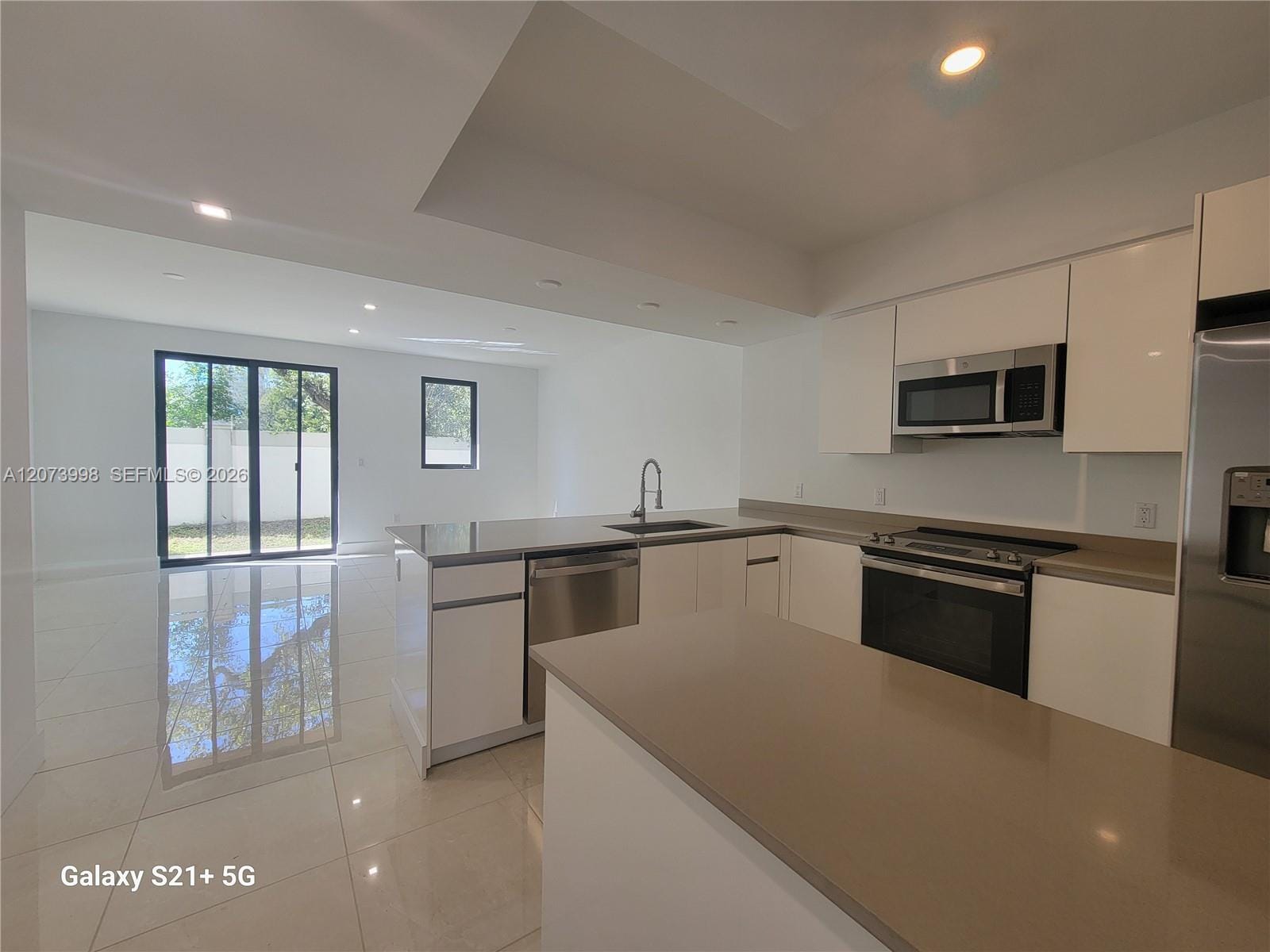 4117 N Oak Place — photo 4