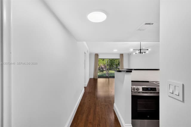 899 SE 2nd Avenue 220, Deerfield Beach, FL 33441