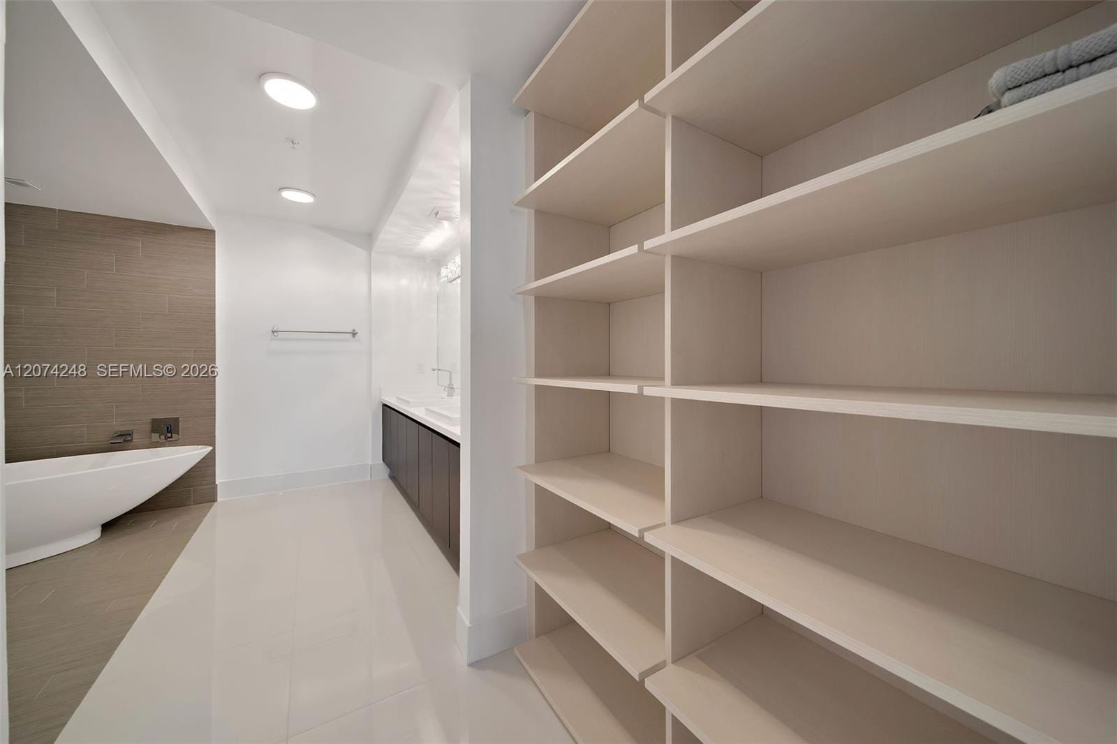 300 Sunny Isles Boulevard 2403, Sunny Isles Beach, FL 33160 photo 17