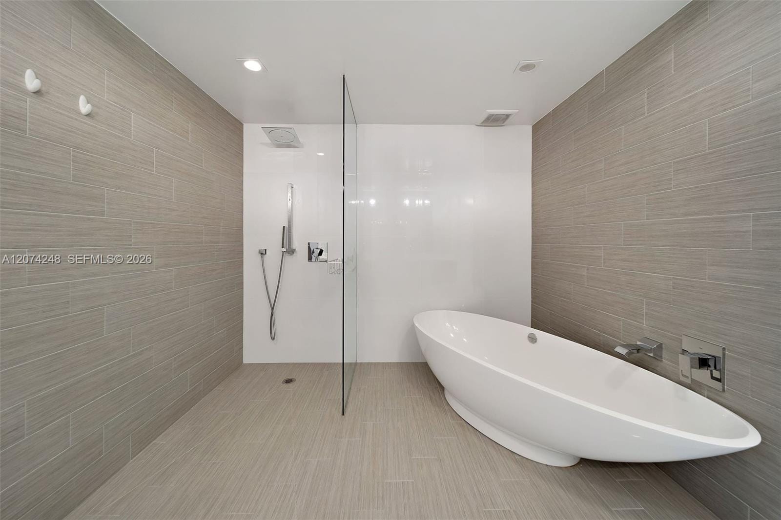 300 Sunny Isles Boulevard 2403, Sunny Isles Beach, FL 33160 photo 19