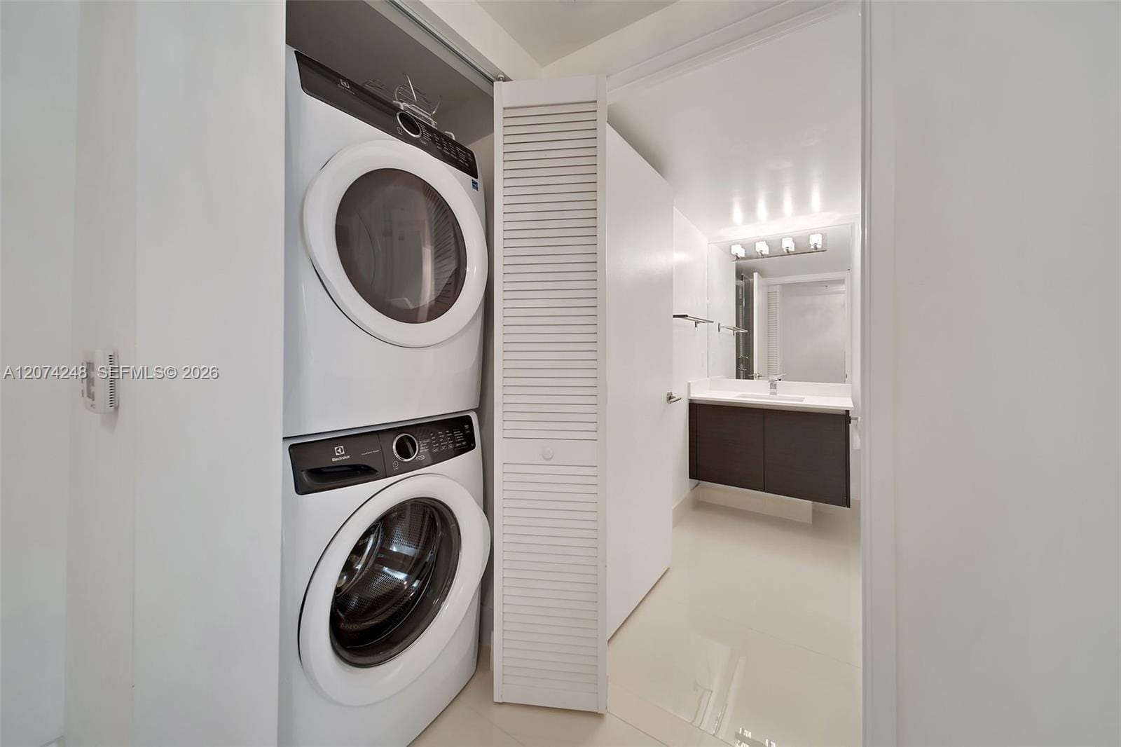300 Sunny Isles Boulevard 2403, Sunny Isles Beach, FL 33160 photo 30